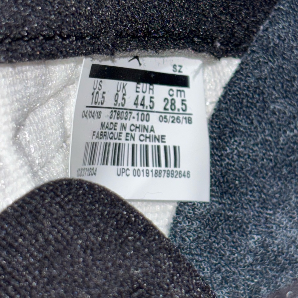 Air Jordan 11 Concord - Picture 6 of 7